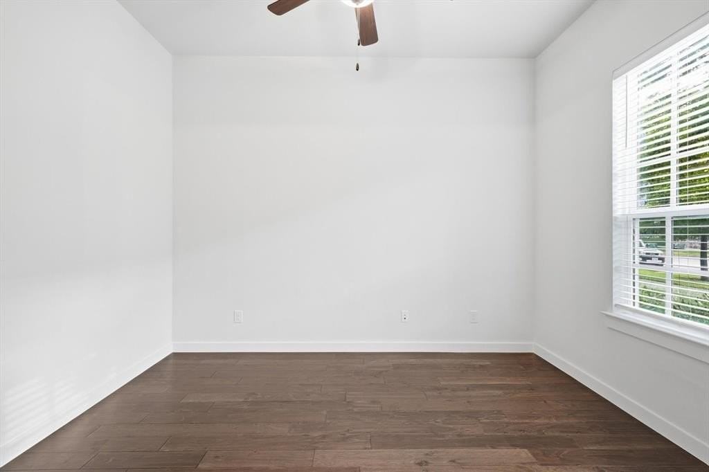 1008 Marian Dr - Photo 5 of 26