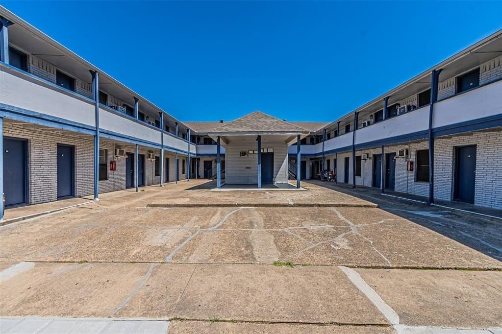 602 N Lancaster Ave - Photo 5 of 16