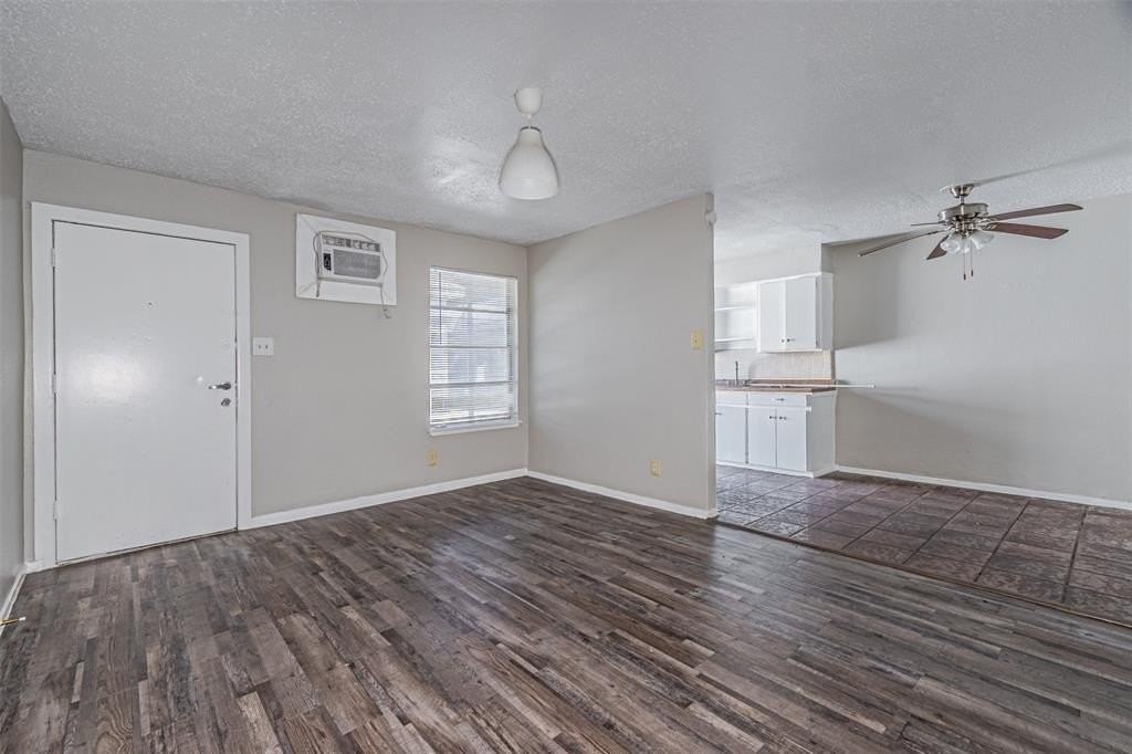 602 N Lancaster Ave - Photo 7 of 16