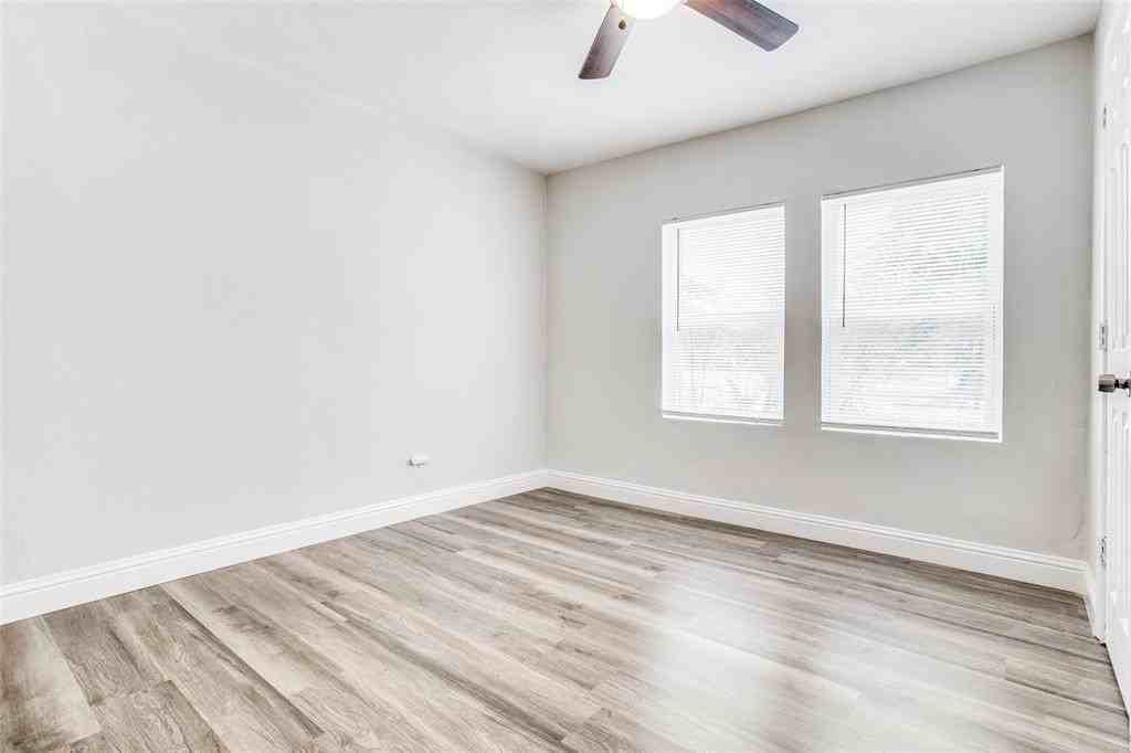 2216 Marburg St - Photo 4 of 12