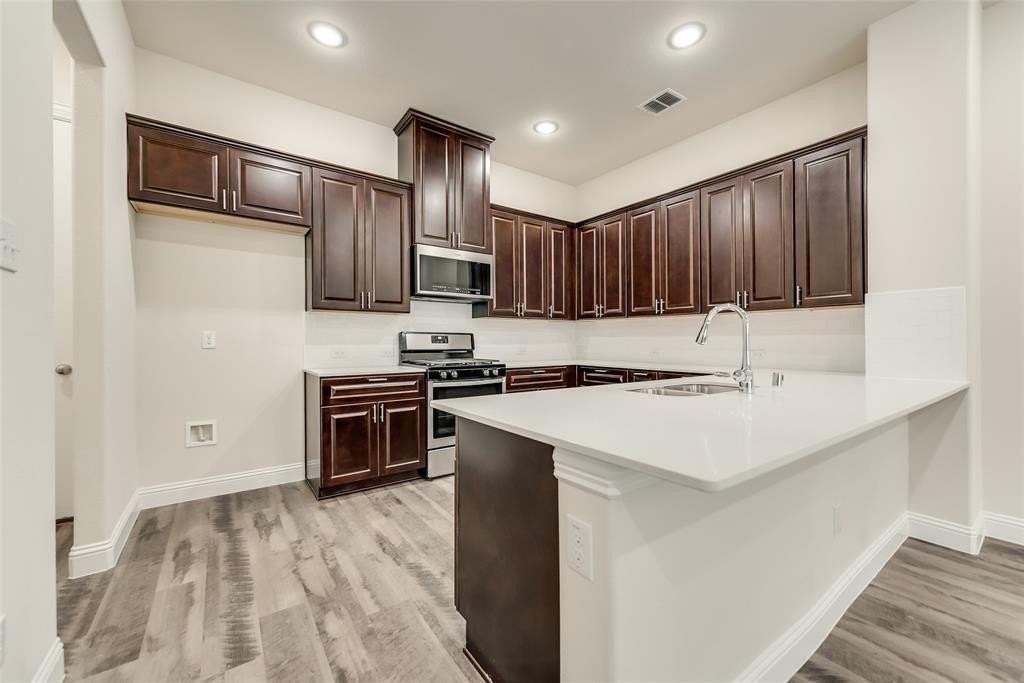 1577 Windermere Way - Photo 7 of 30