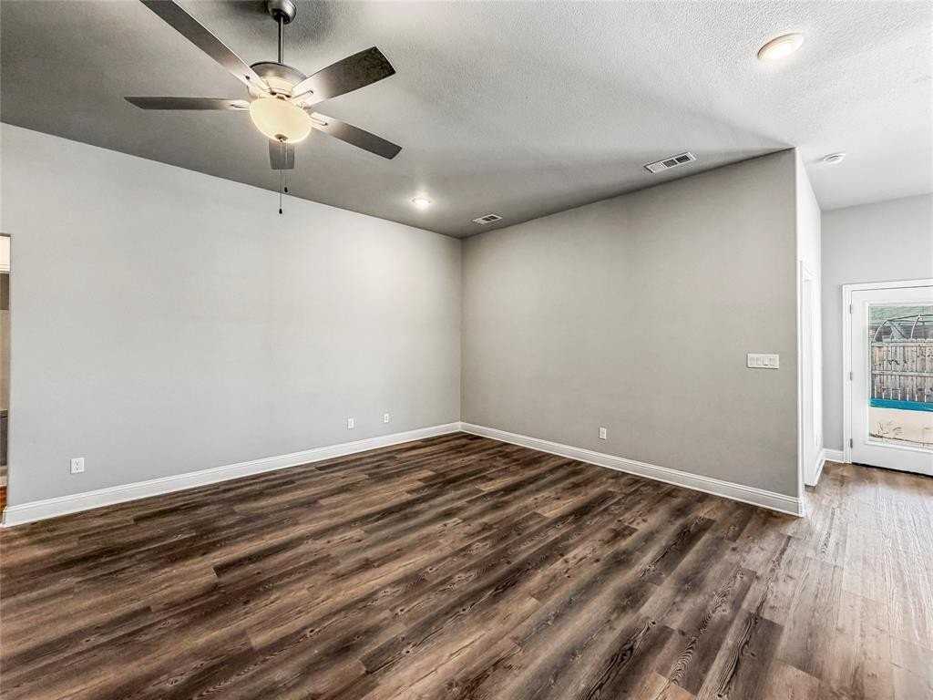2800 Orchid Dr - Photo 4 of 19