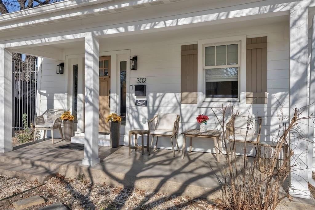 302 S Saint Mary Ave - Photo 4 of 27