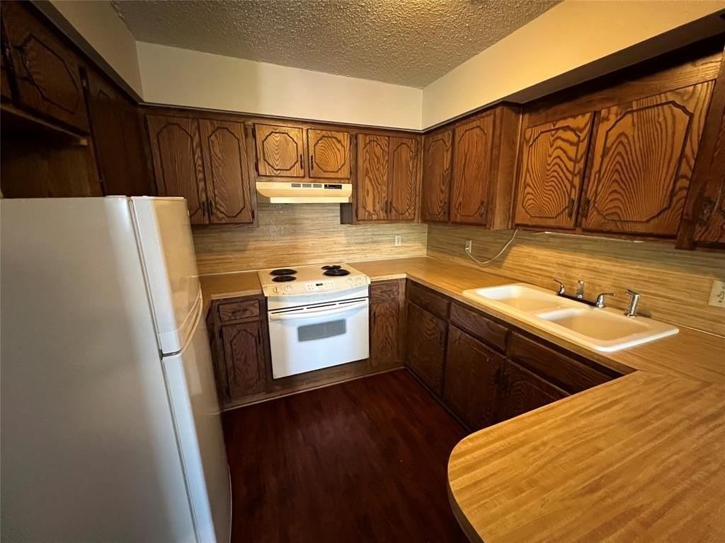 411 W Pelton St #B - Photo 4 of 10