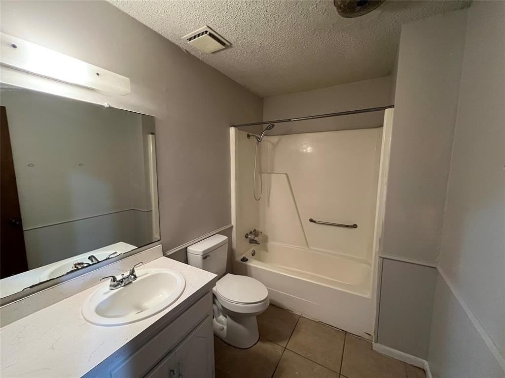 411 W Pelton St #B - Photo 7 of 10