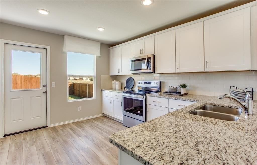 313 Hopson St - Photo 4 of 16