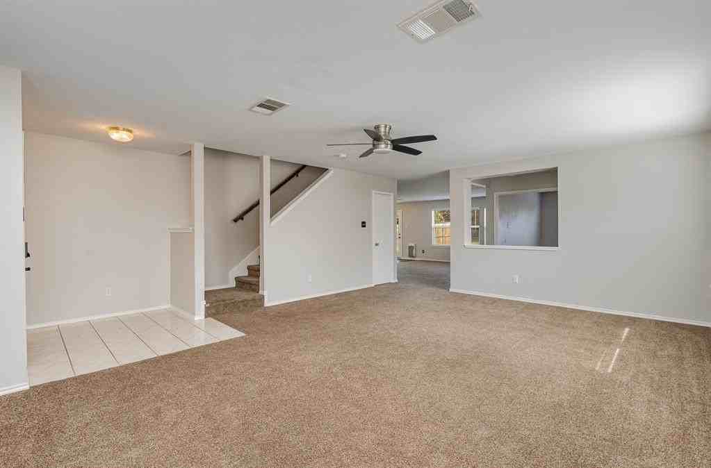 1121 Charlotte Dr - Photo 5 of 31