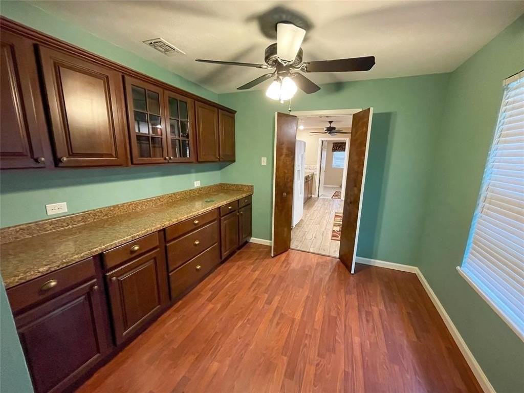 1714 Crescent Dr - Photo 7 of 22