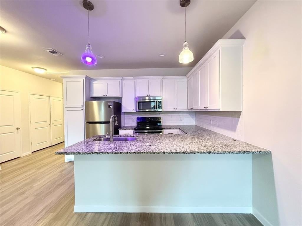 2301 N Hickory St - Photo 3 of 15