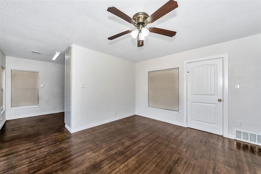 2721 Janice Ln - Photo 7 of 25