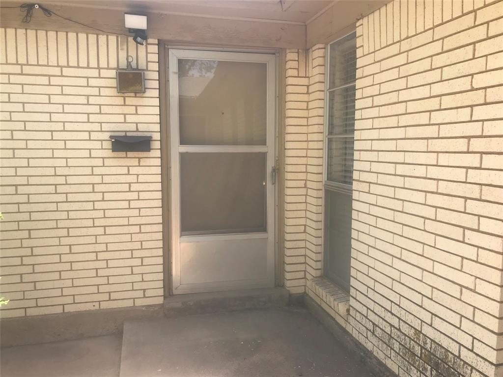 3373 S 27th St - Photo 2 of 17