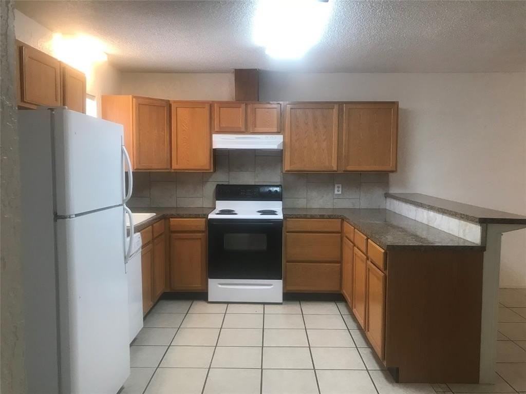 3373 S 27th St - Photo 6 of 17