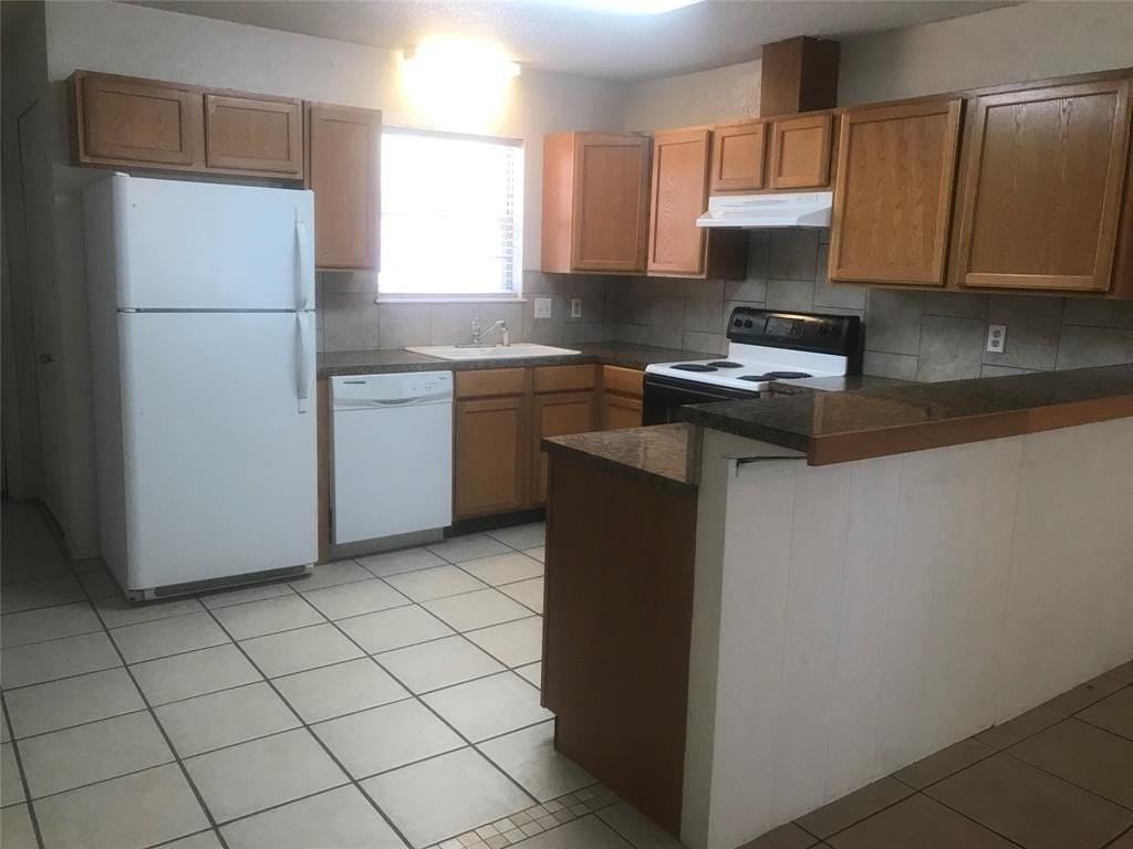 3373 S 27th St - Photo 7 of 17