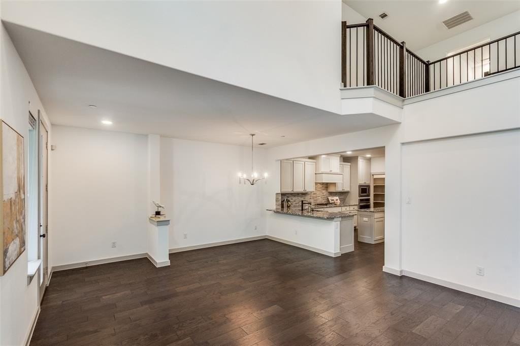 1423 Lamb Dr - Photo 5 of 25