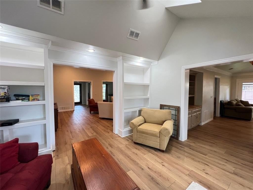 2217 Argyle Cir - Photo 3 of 33