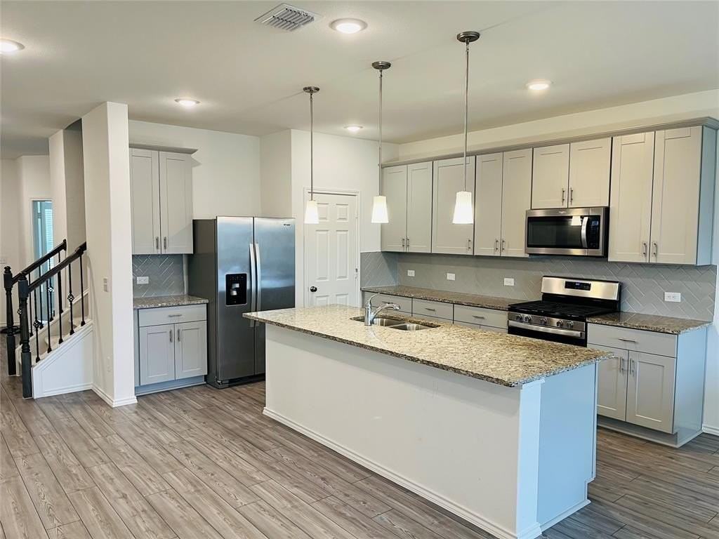 1320 Lackley Dr - Photo 2 of 17