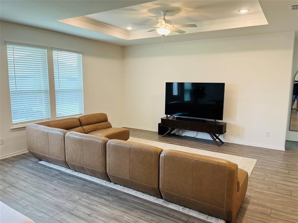 1320 Lackley Dr - Photo 3 of 17