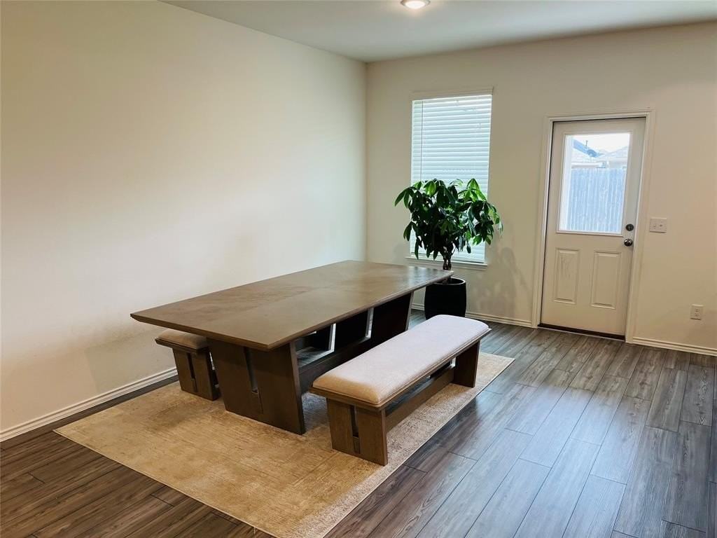 1320 Lackley Dr - Photo 4 of 17