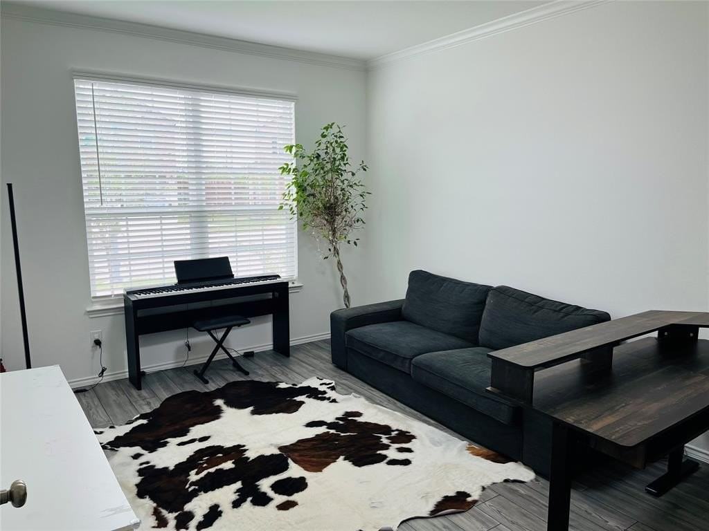 1320 Lackley Dr - Photo 5 of 17