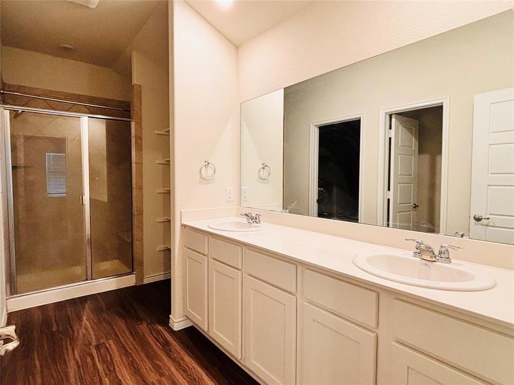 4104 Spur Trail Dr - Photo 7 of 11