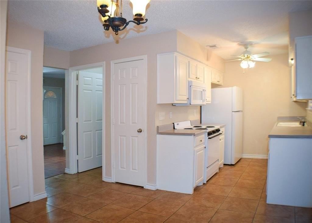 916 Cedar Ter - Photo 4 of 18