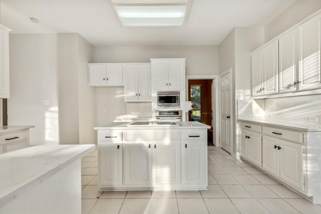 8817 Shepard Dr - Photo 2 of 32