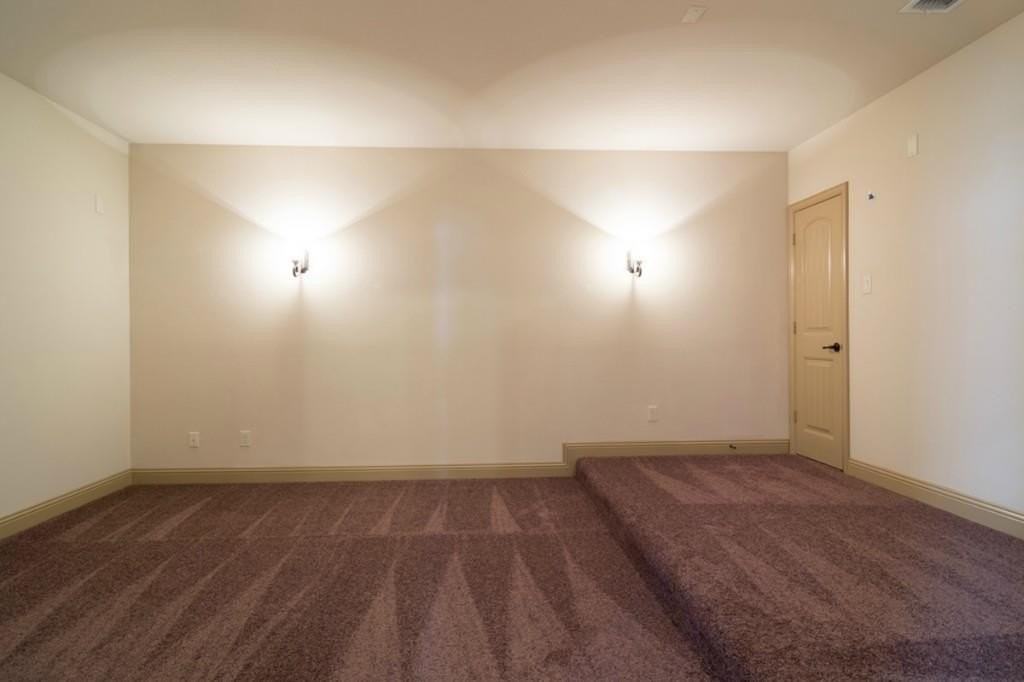 1021 Taylor Dr - Photo 6 of 40