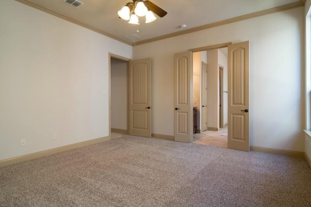 1021 Taylor Dr - Photo 7 of 40