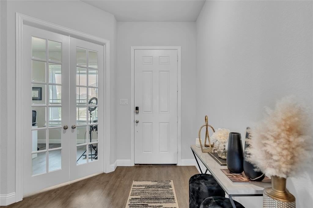 1404 Arrowwood Dr - Photo 4 of 26