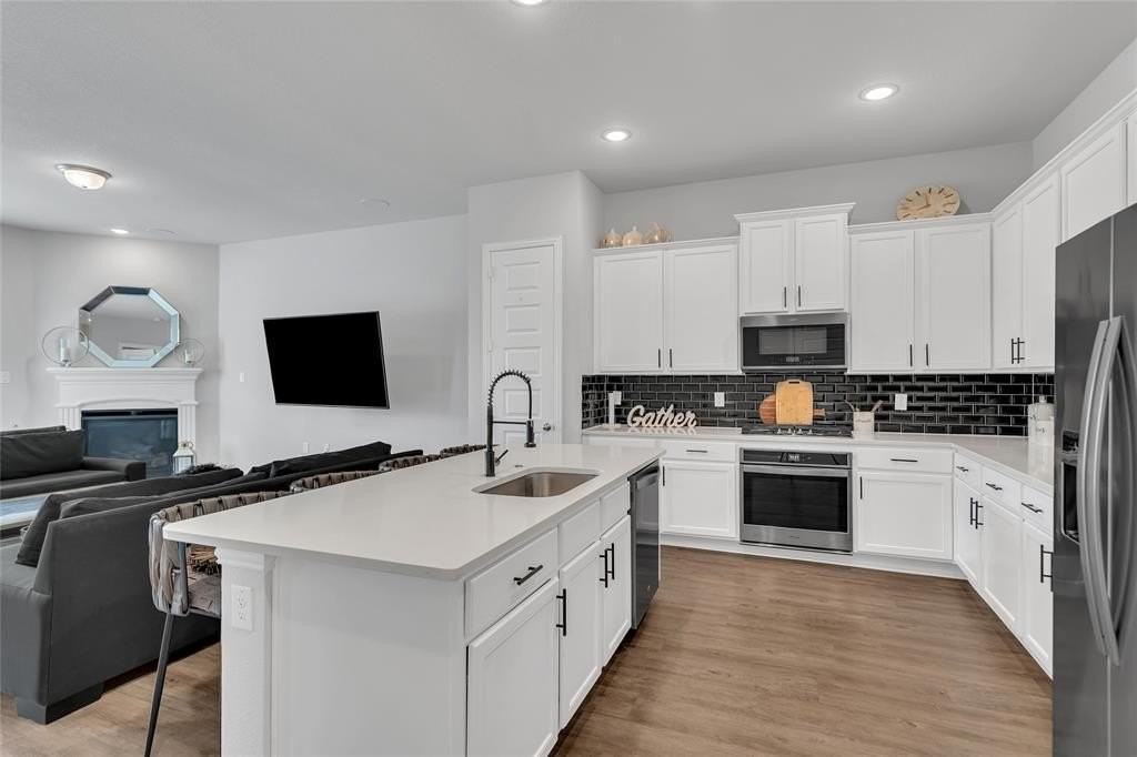 1404 Arrowwood Dr - Photo 7 of 26