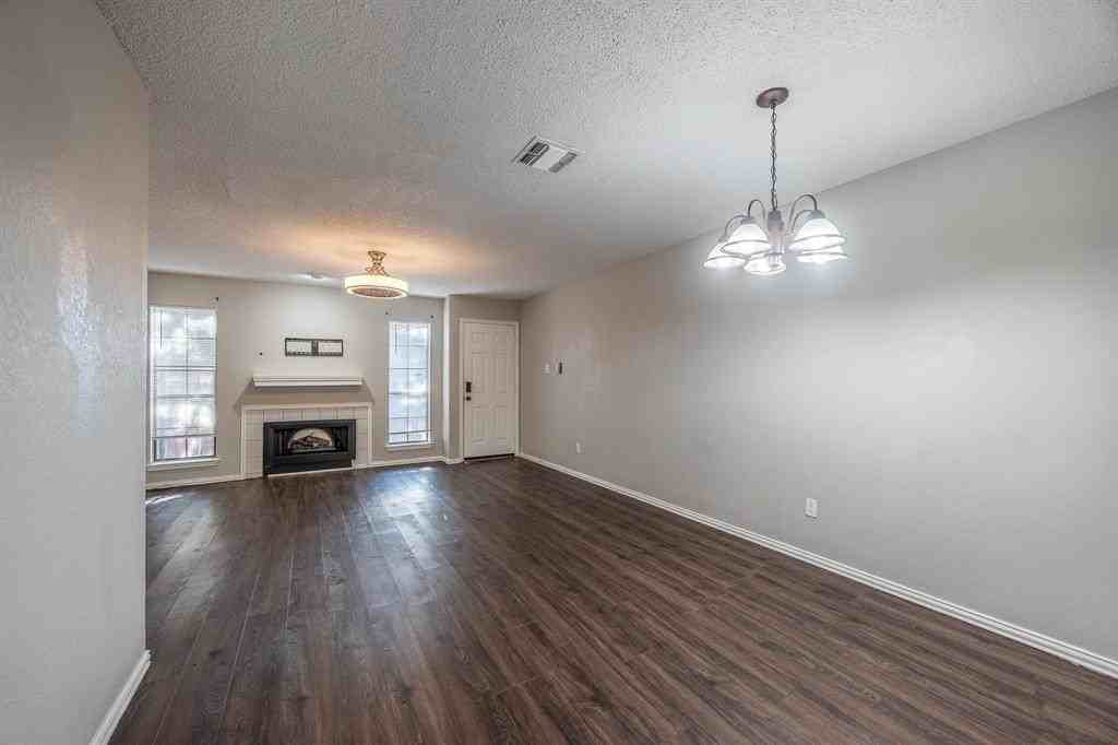 7337 Kingswood Cir - Photo 6 of 23