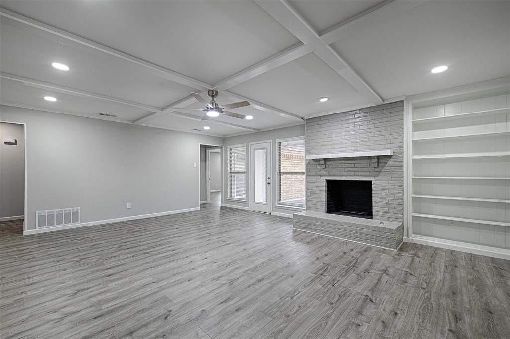 1605 Monterrey Dr - Photo 6 of 24