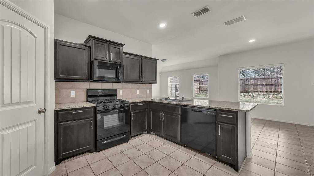 6948 Freeboard Way - Photo 5 of 38