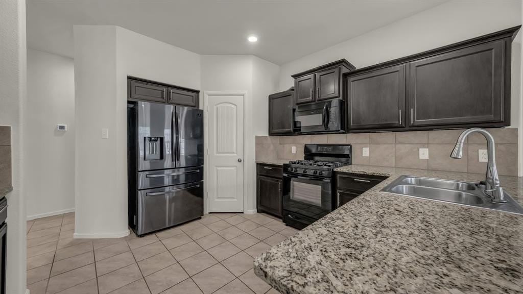 6948 Freeboard Way - Photo 6 of 38