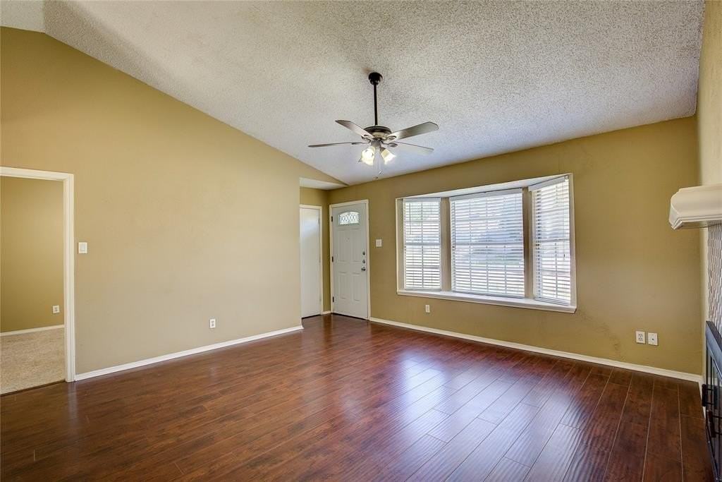 4624 Baytree Dr - Photo 6 of 31