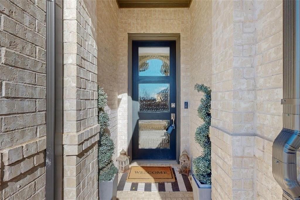 1508 Monarch Trl - Photo 3 of 37