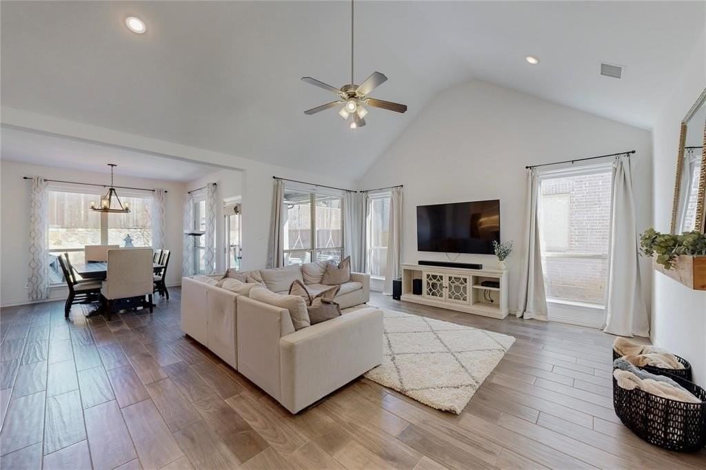 1508 Monarch Trl - Photo 4 of 37