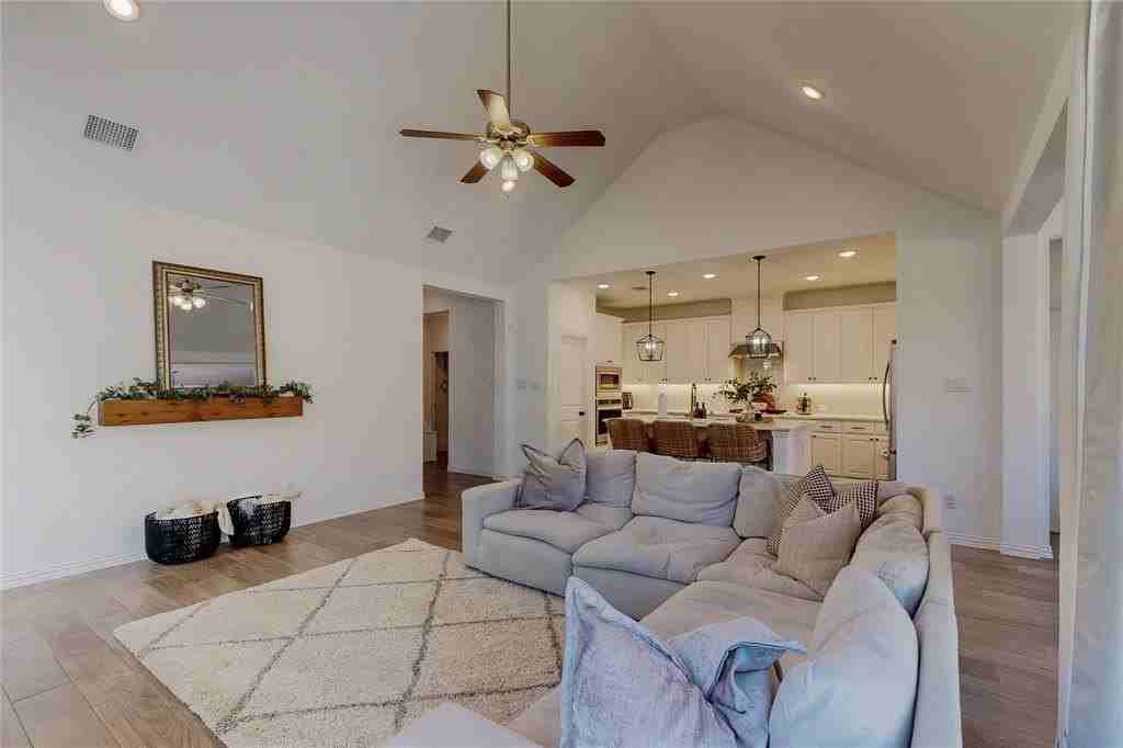 1508 Monarch Trl - Photo 7 of 37