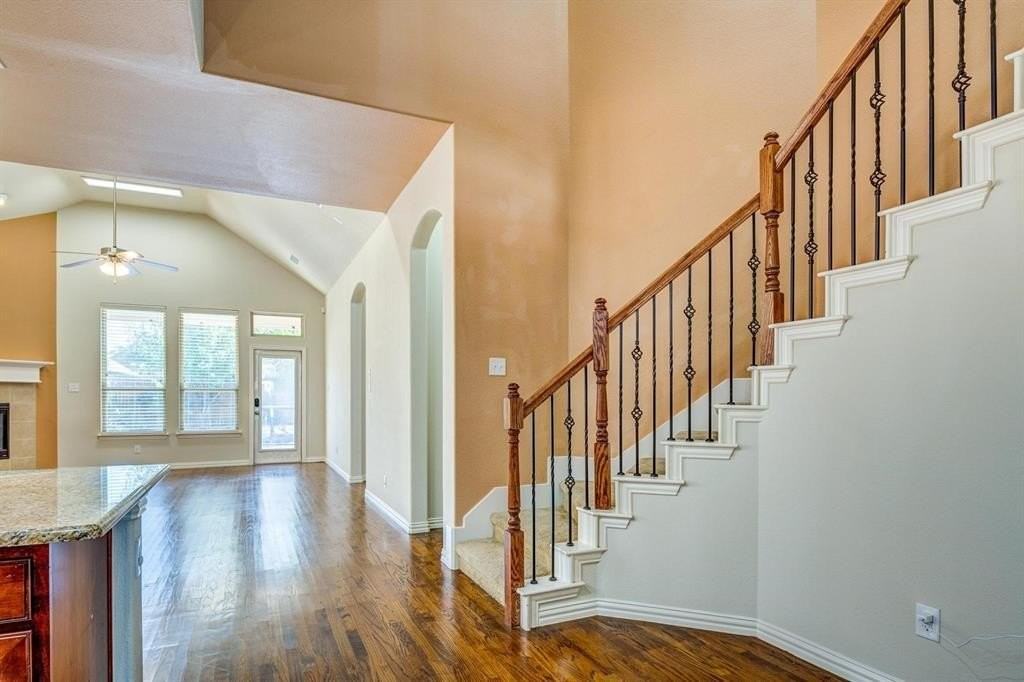 10841 Leesa Dr - Photo 2 of 21