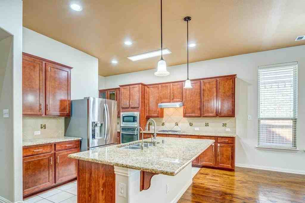 10841 Leesa Dr - Photo 6 of 21