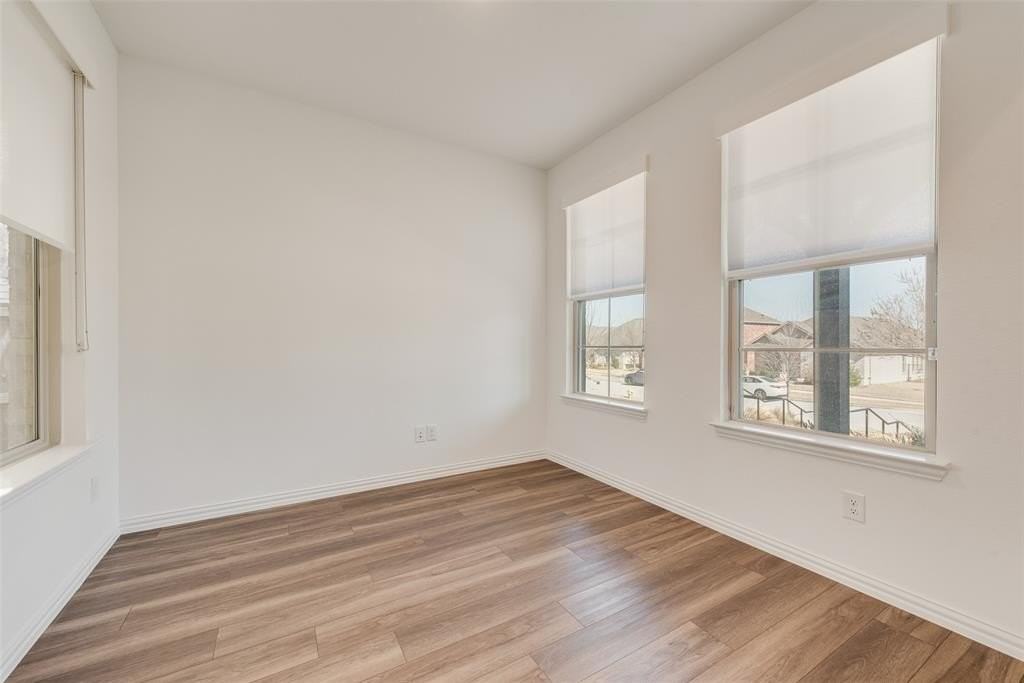 1329 Buckeye Trl - Photo 6 of 32