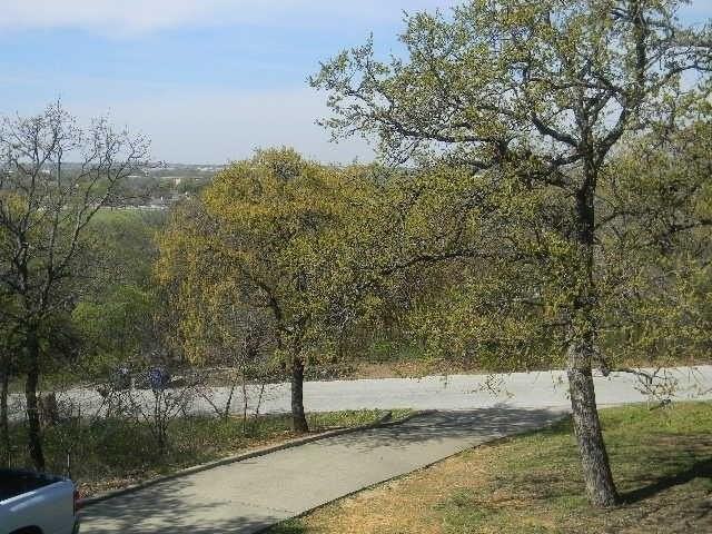 416 Roland Dr - Photo 4 of 7