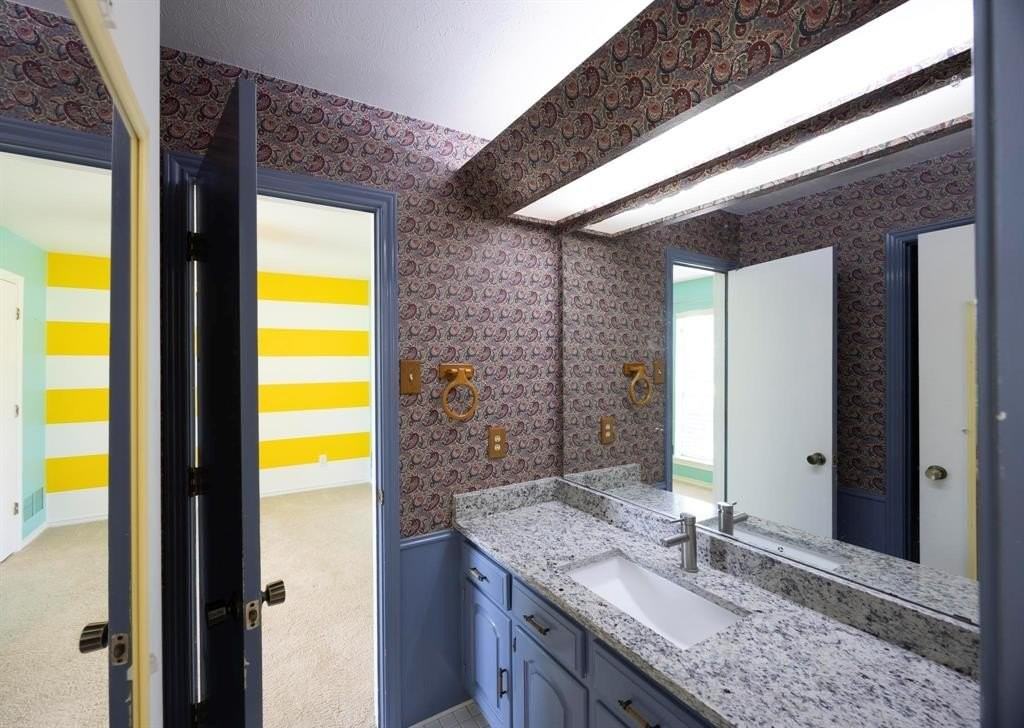 2508 Chamberlain Dr - Photo 6 of 34