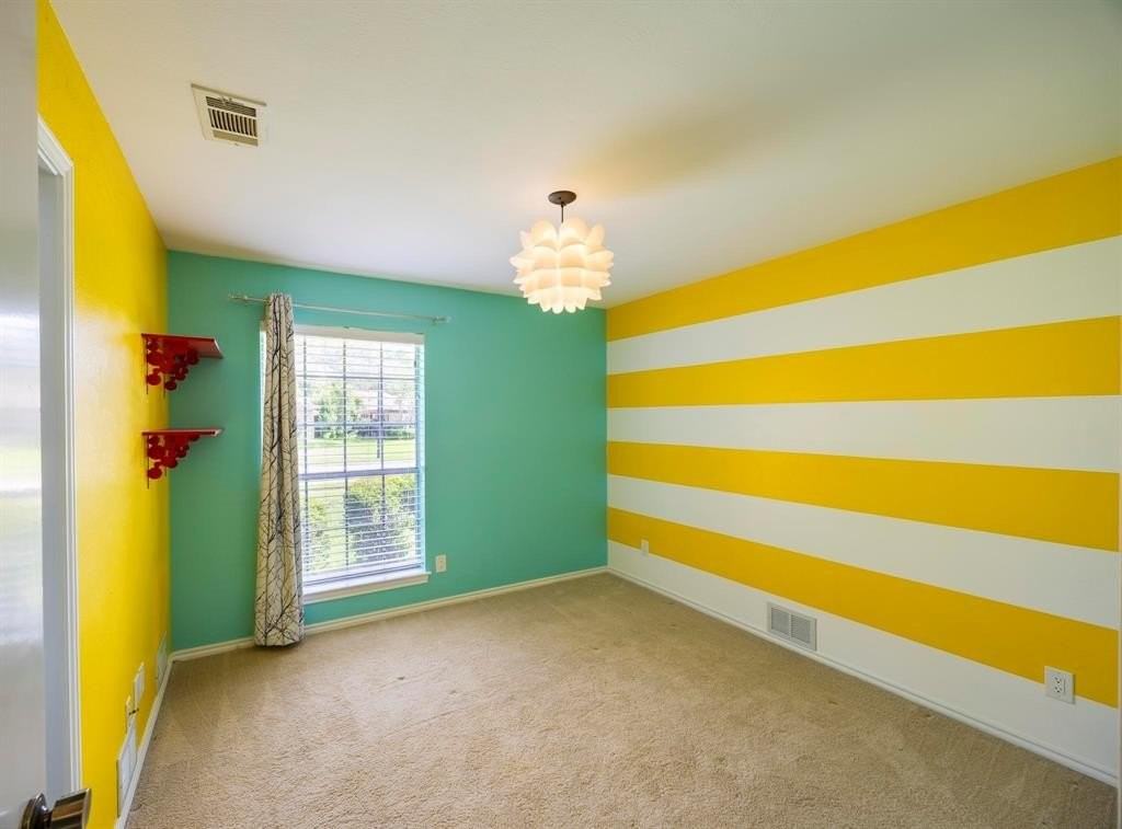 2508 Chamberlain Dr - Photo 7 of 34