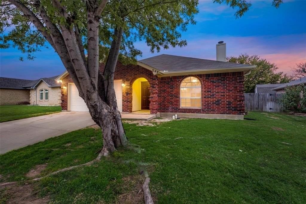 548 Asbury Dr - Photo 2 of 21