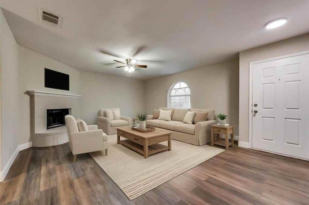 548 Asbury Dr - Photo 3 of 21