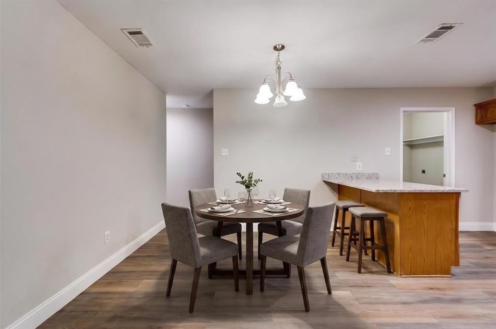 548 Asbury Dr - Photo 4 of 21