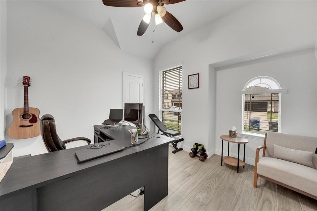 517 Birch Grove Dr - Photo 6 of 35