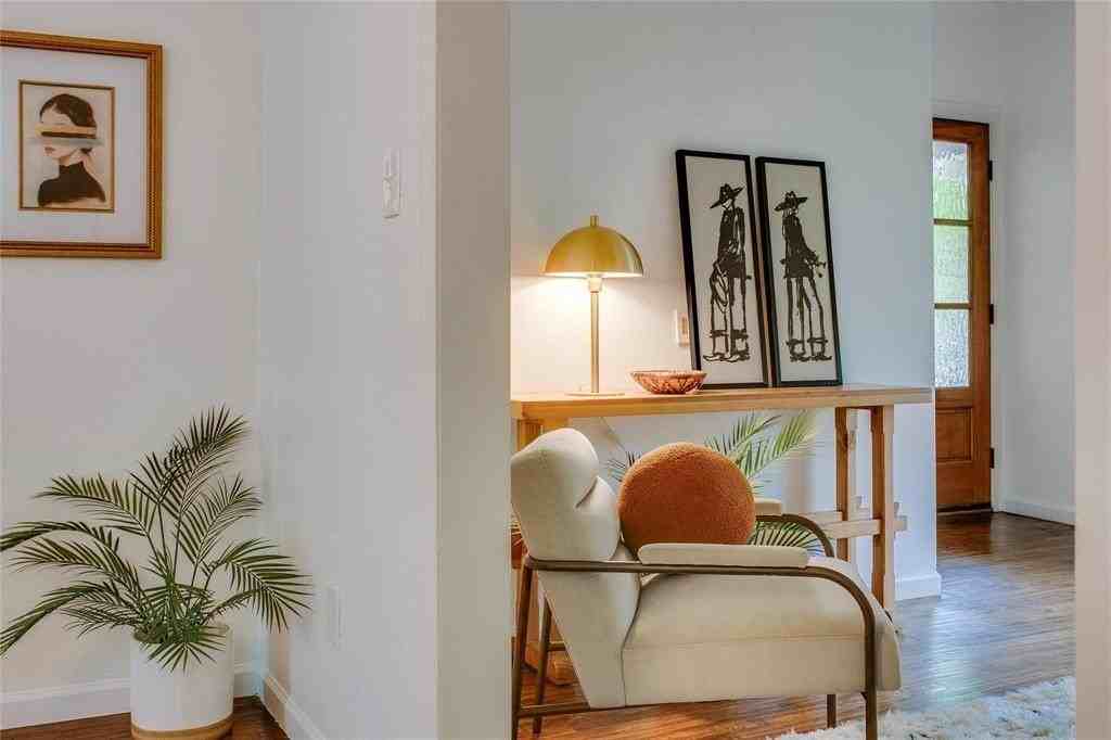 716 S Rosemont Ave - Photo 7 of 27