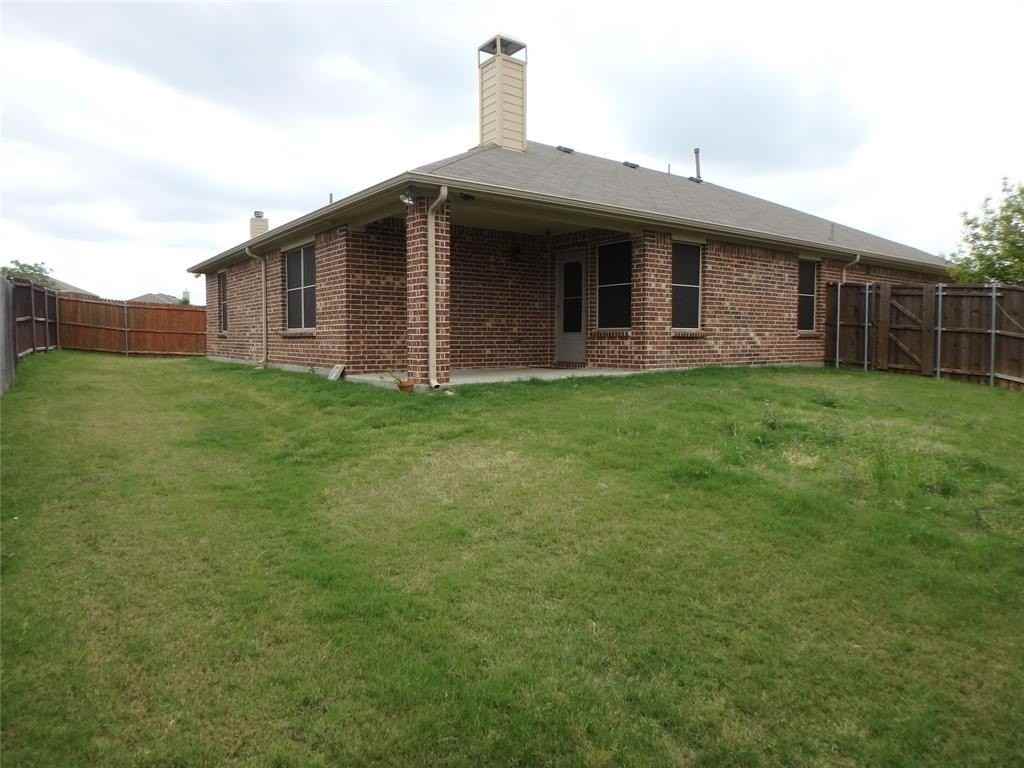 1201 Songbird Dr - Photo 3 of 12